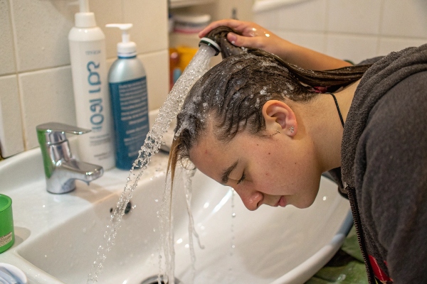shampoo hair extensions